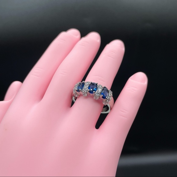 Beautiful Blue Sapphire White Diamond CZ‎ Silver Plated Ring Band - Picture 3 of 10